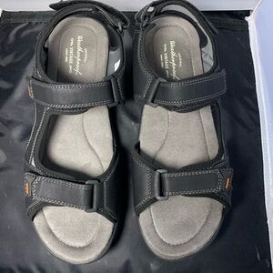 Weatherproof‎ Vintage Black Adjustable Strap Sandals Men’s Size 13
NWB